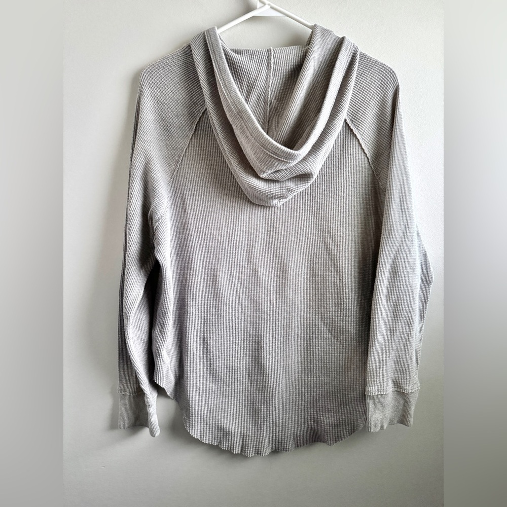 ARITZIA TNA Nevado Waffle Hooded Thermal Sweater, Ashen Grey, Medium - Picture 2 of 7